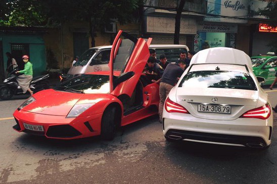 Dan sieu xe Lamborghini & Ferrari tram ty “kham benh” tai Sai Gon-Hinh-8